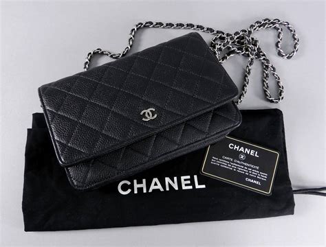 chanel wallwt on chain